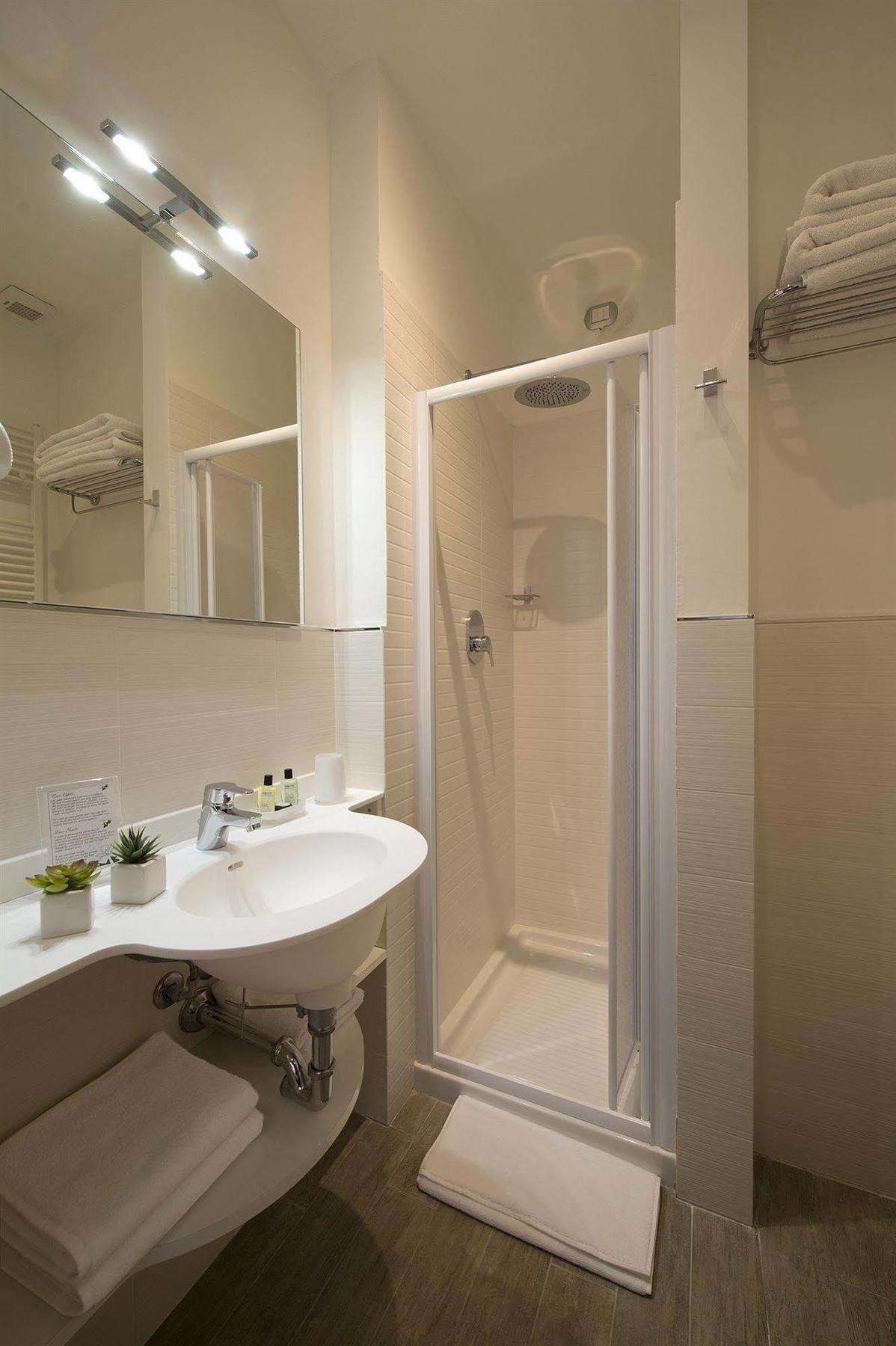 Monza City Rooms & Studios Экстерьер фото